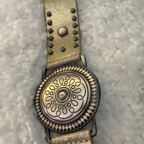 Gold and Silver Western Style Belt - Picture 2 of 4